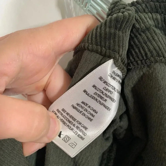 Kut from the Kloth Pants Women 16 Green Corduroy Button Fly Raw Hem Pockets - Picture 8 of 10